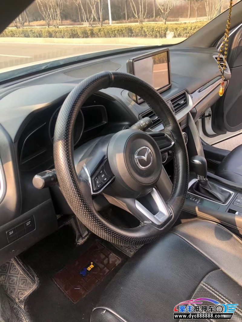 17年马自达CX-4轿车抵押车出售