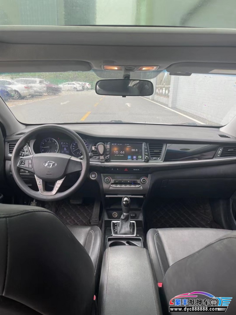 17年现代名图轿车抵押车出售