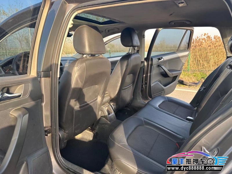 16年大众浩纳轿车抵押车出售