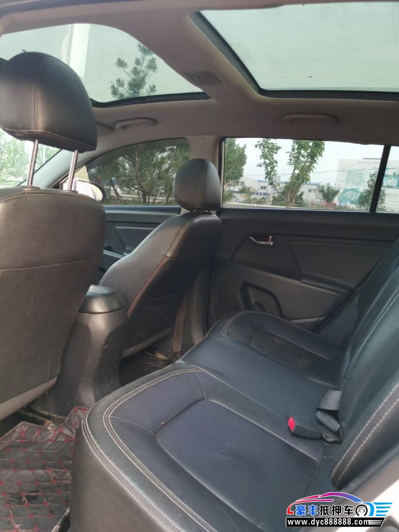 13年起亚智跑轿车抵押车出售