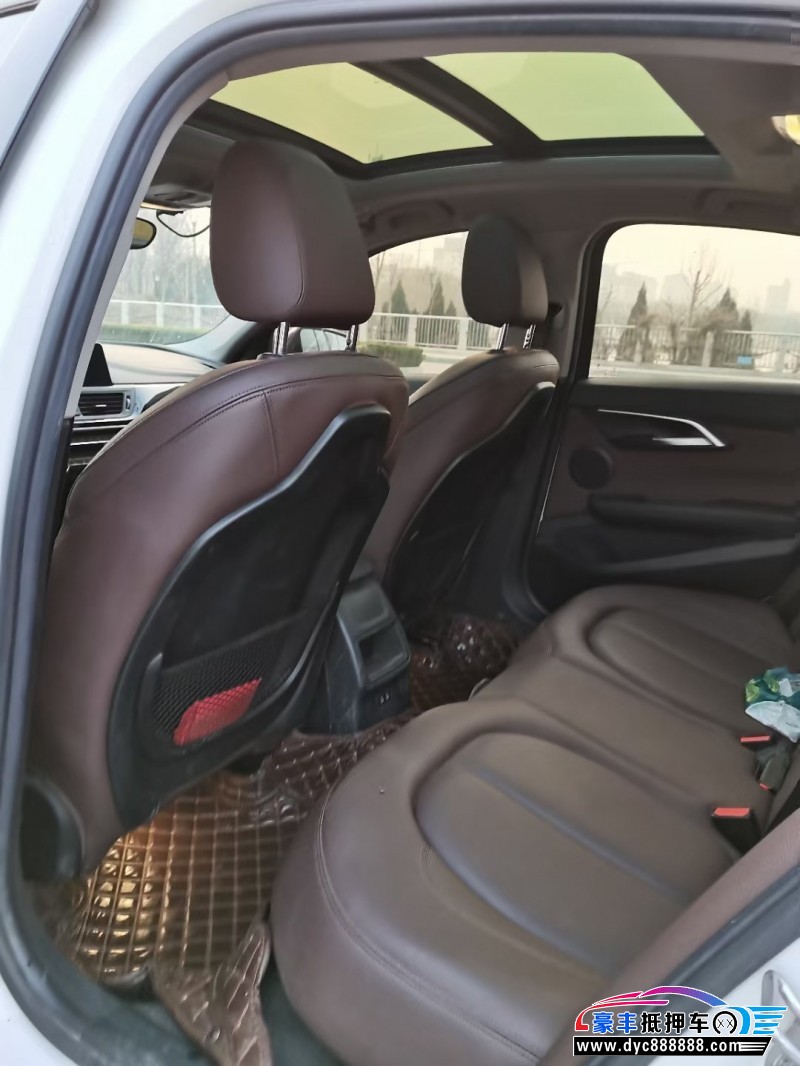 19年宝马1系轿车抵押车出售