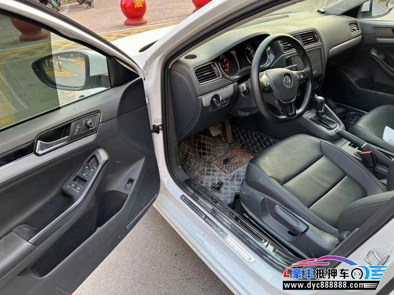 19年大众速腾轿车抵押车出售