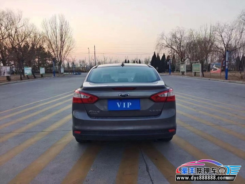 13年福特福克斯轿车抵押车出售