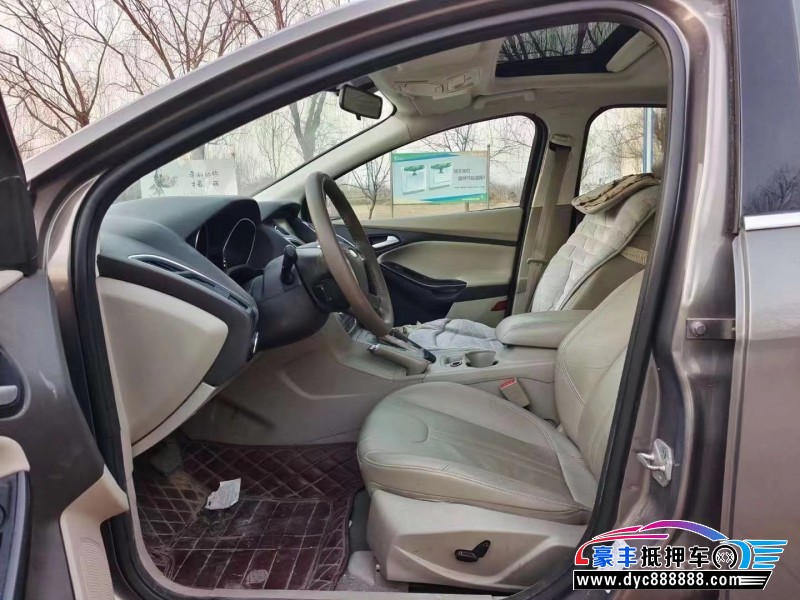 13年福特福克斯轿车抵押车出售