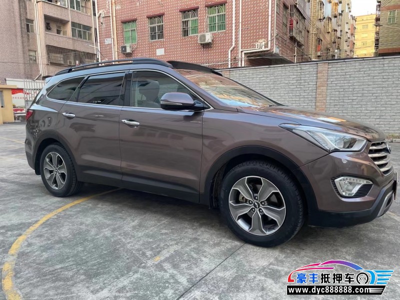 13年现代格锐轿车抵押车出售