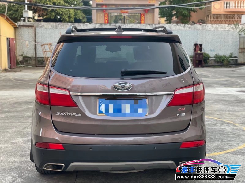 13年现代格锐轿车抵押车出售