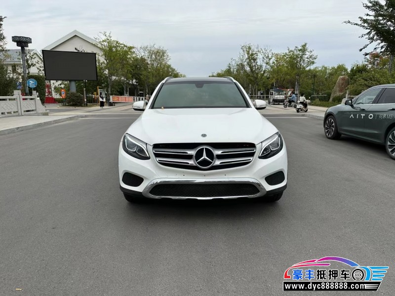 19年奔驰GLC轿车抵押车出售