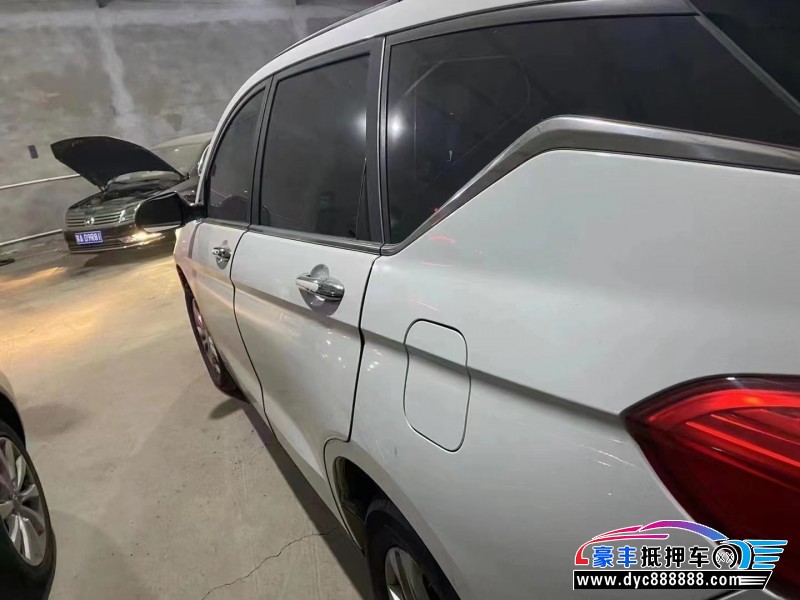 20年长城M6轿车抵押车出售