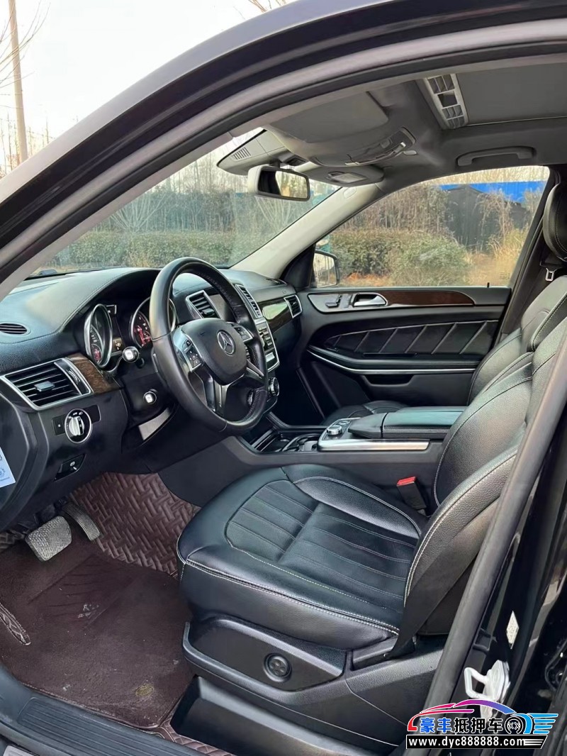 14年奔驰GL级轿车抵押车出售