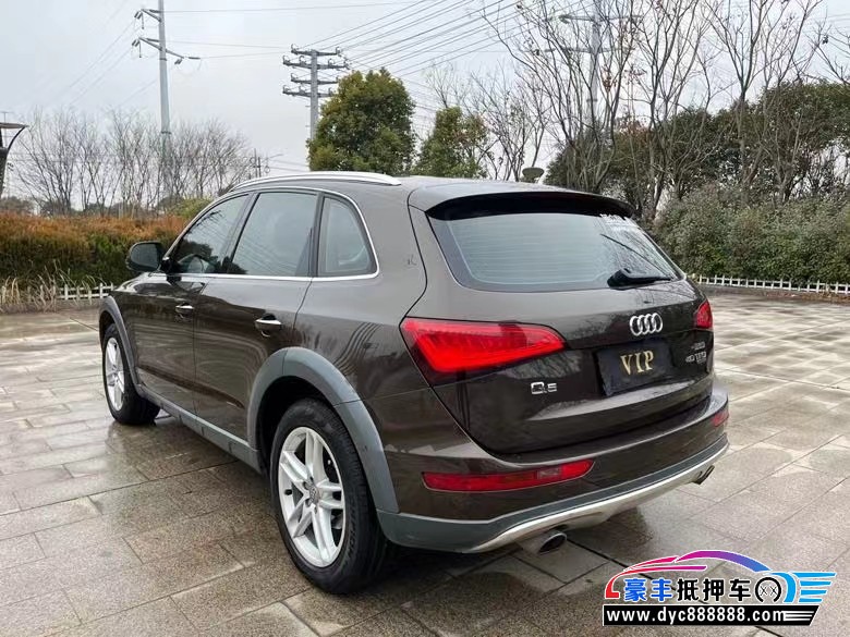 17年奥迪Q5轿车抵押车出售