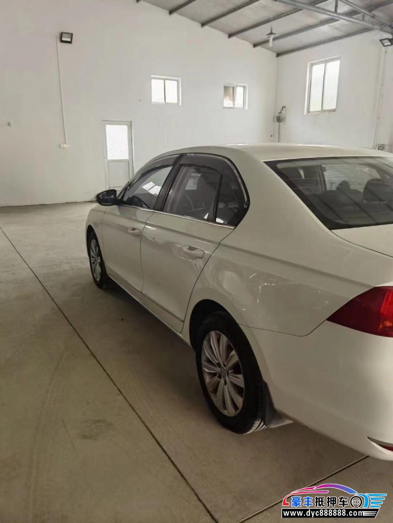 16年大众宝来轿车抵押车出售