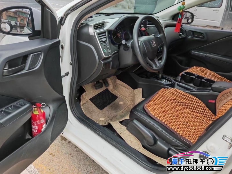 18年本田锋范轿车抵押车出售