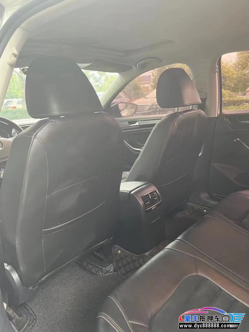 19年大众速腾轿车抵押车出售