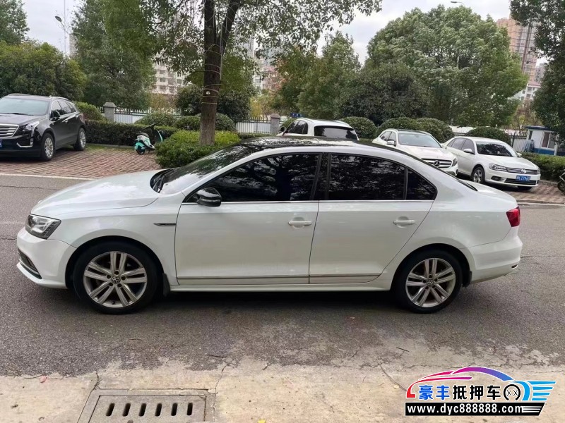 19年大众速腾轿车抵押车出售