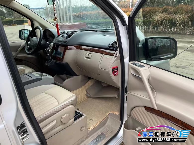 12年奔驰唯雅诺MPV抵押车出售