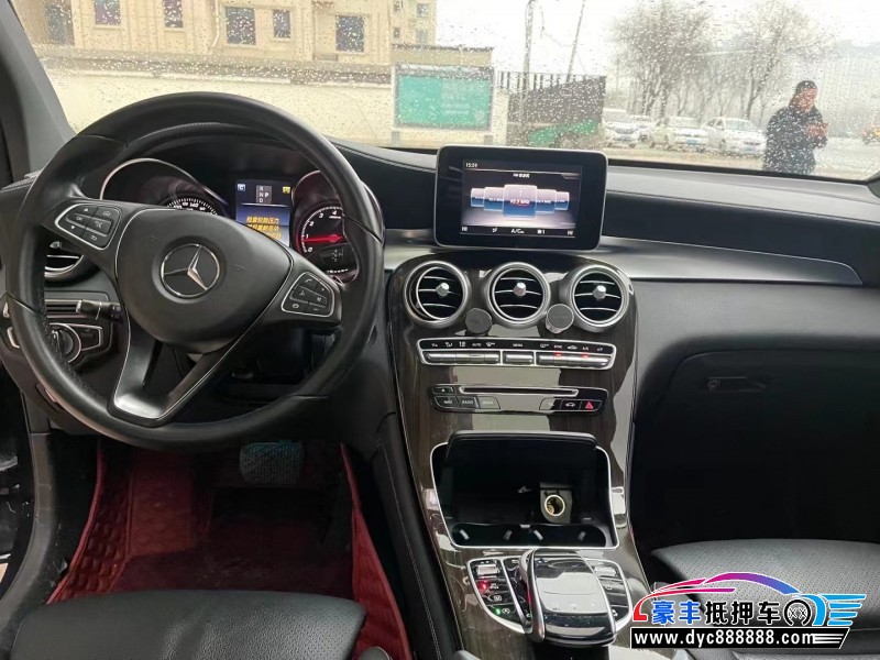 18年奔驰GLC轿车抵押车出售