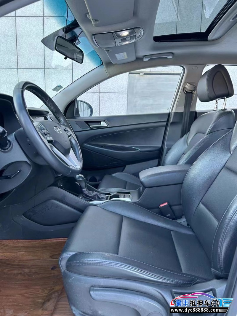 17年现代途胜SUV抵押车出售