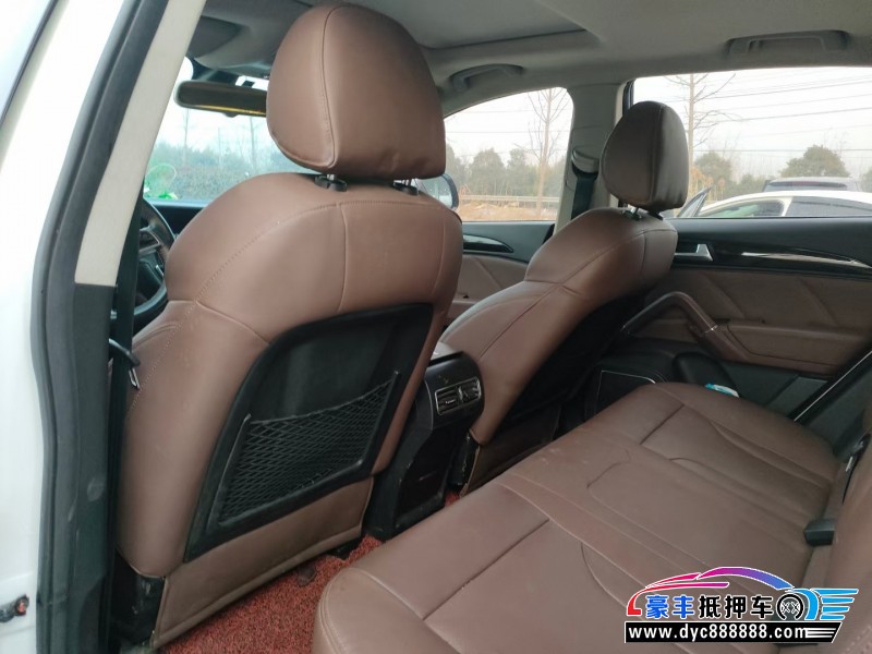 16年众泰T600轿车抵押车出售