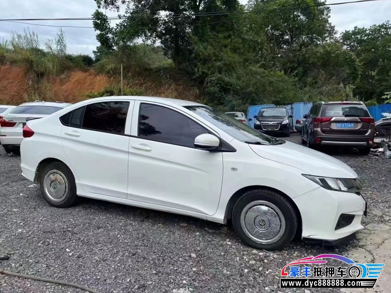 18年本田锋范轿车抵押车出售