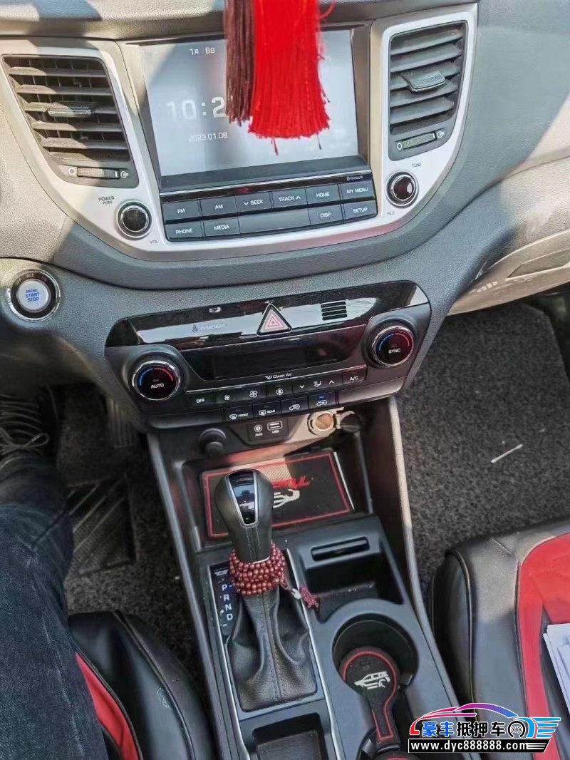 18年现代途胜轿车抵押车出售