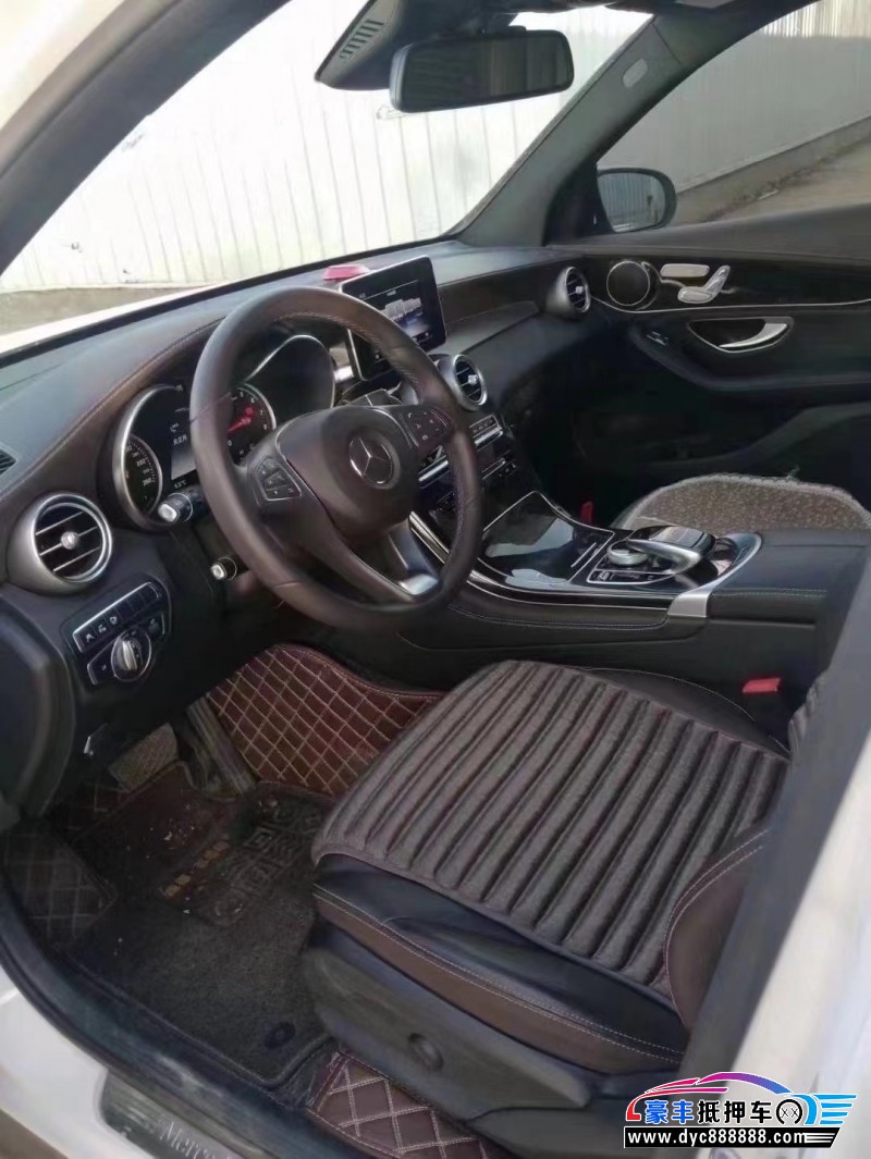 17年奔驰GLC轿车抵押车出售