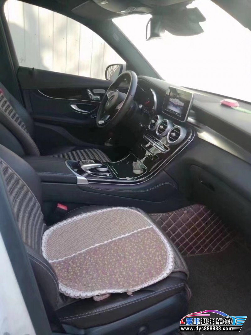 17年奔驰GLC轿车抵押车出售