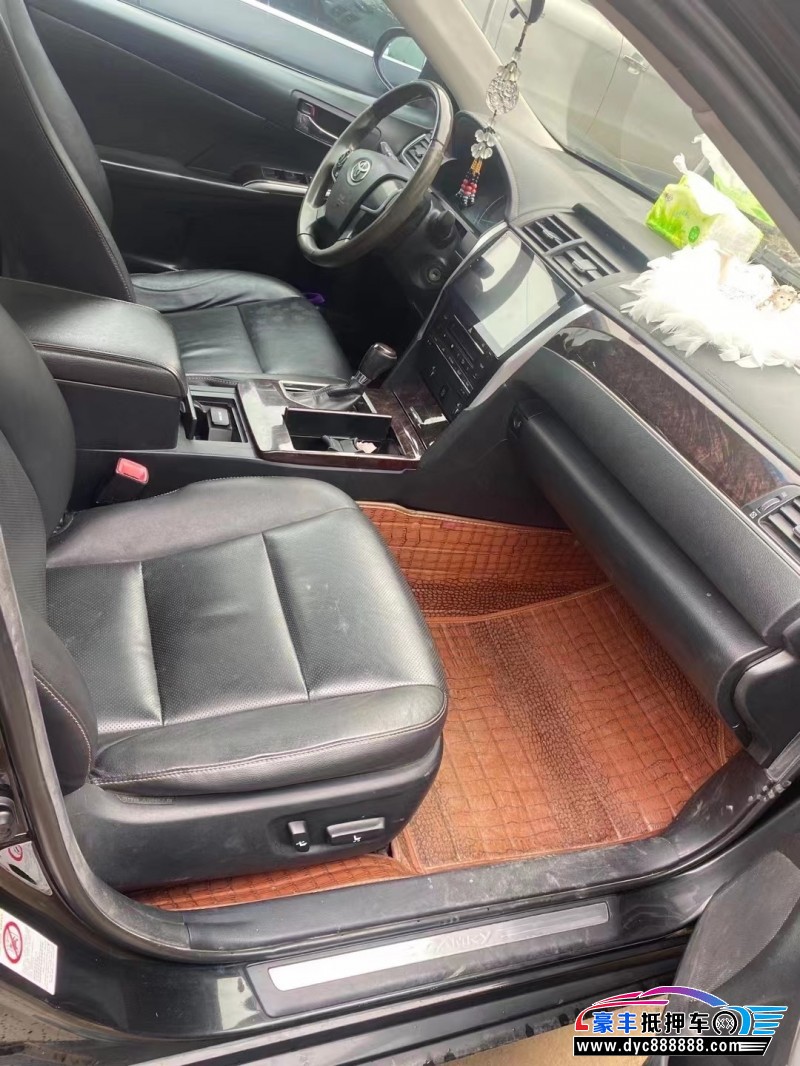 17年丰田凯美瑞轿车抵押车出售