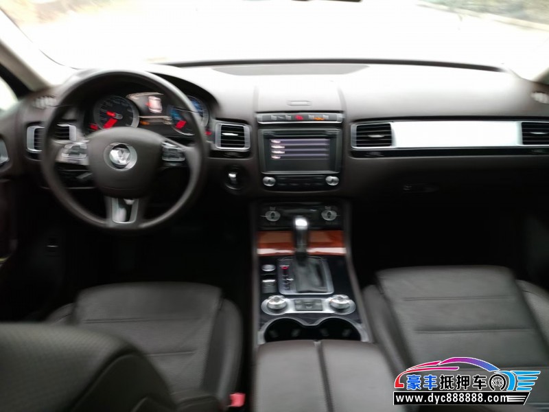 16年大众途锐轿车抵押车出售