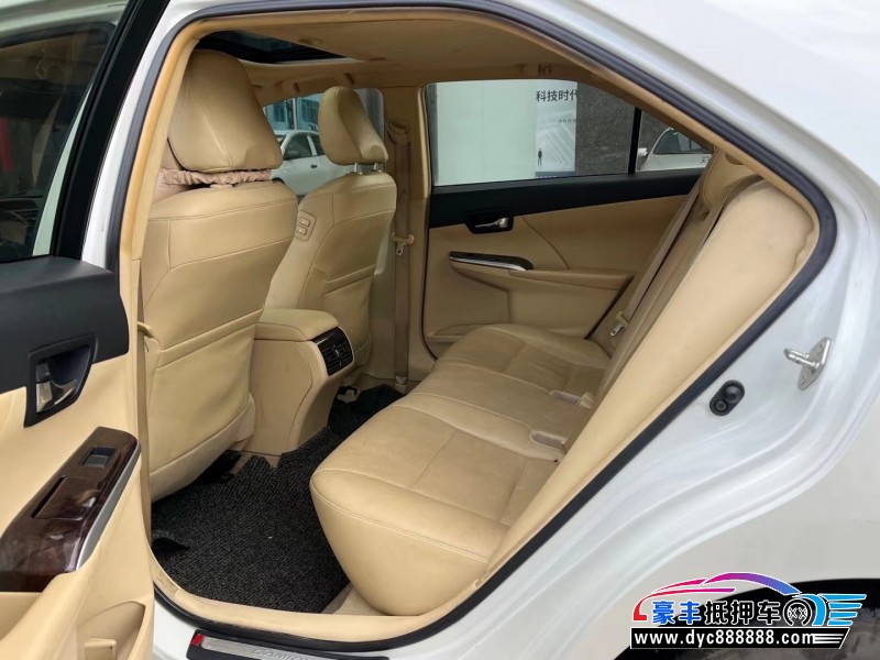 17年丰田凯美瑞轿车抵押车出售