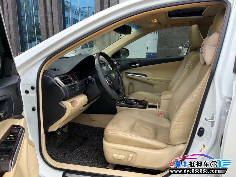 17年丰田凯美瑞轿车抵押车出售