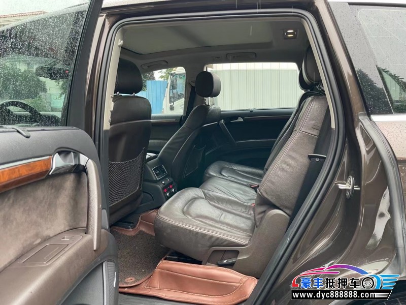 15年奥迪Q7轿车抵押车出售