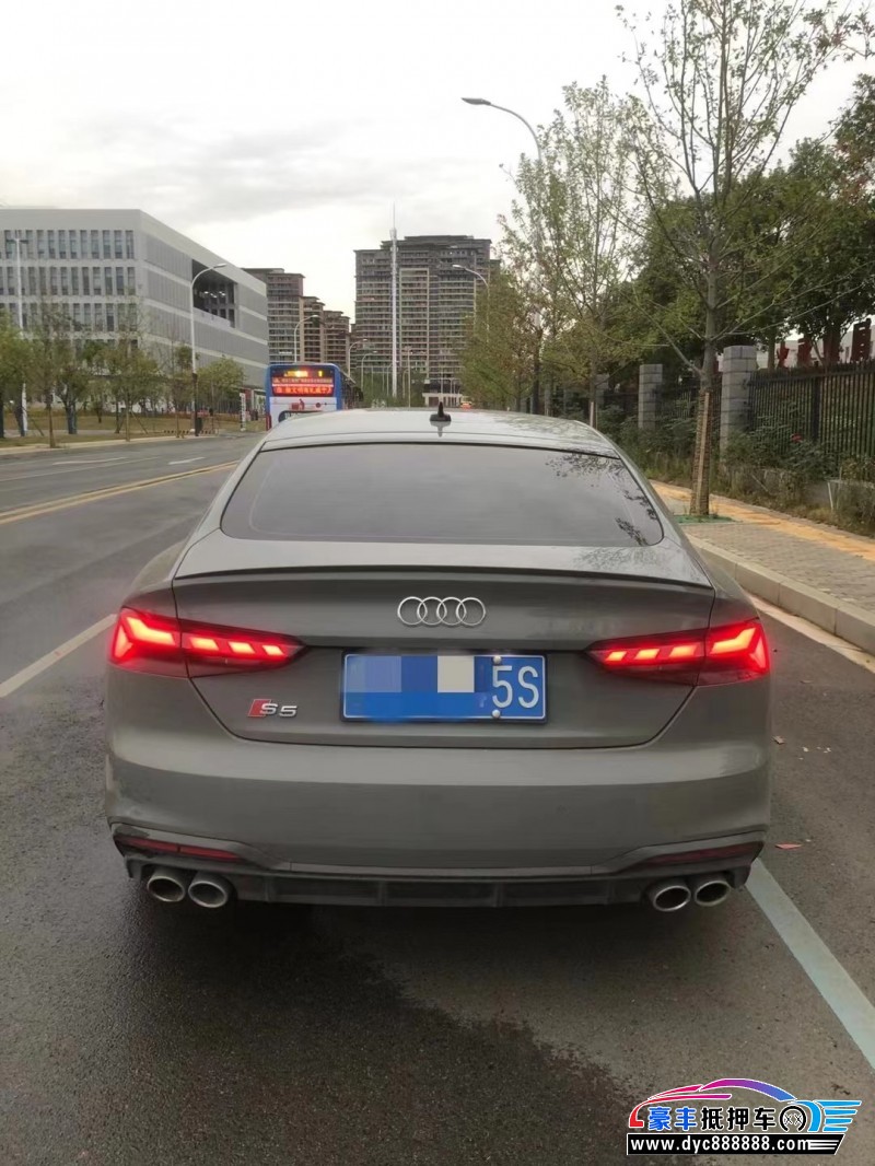 22年奥迪S5轿车抵押车出售