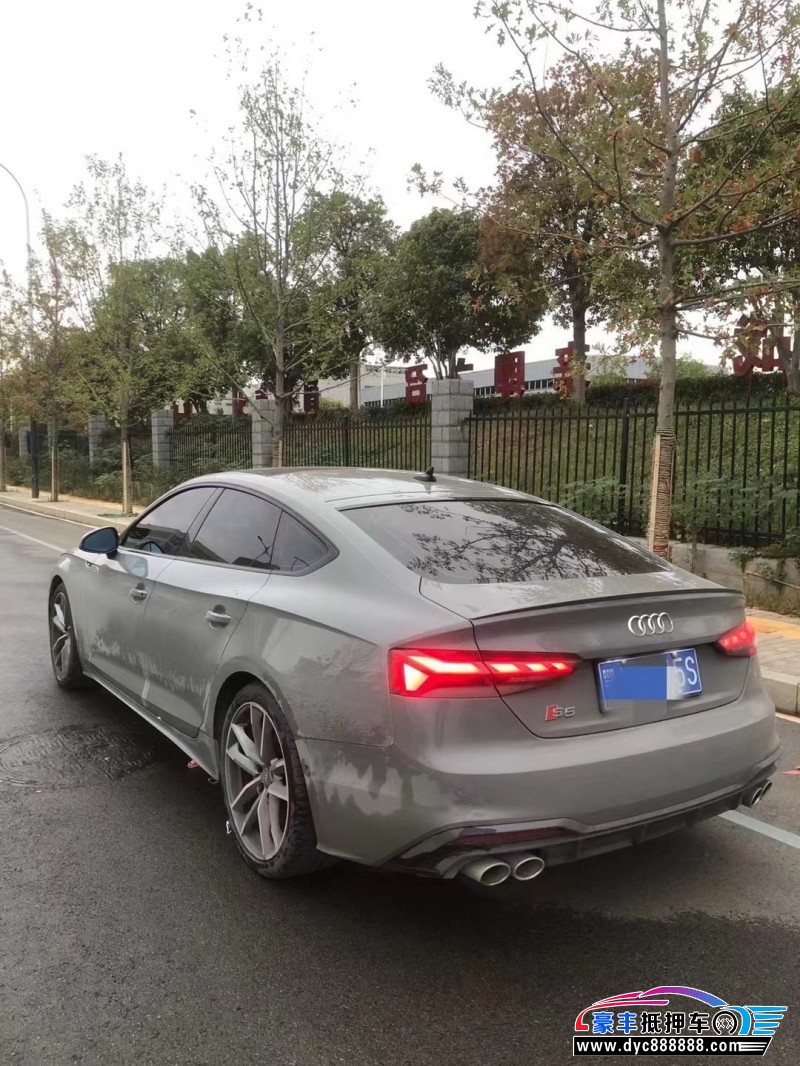 22年奥迪S5轿车抵押车出售