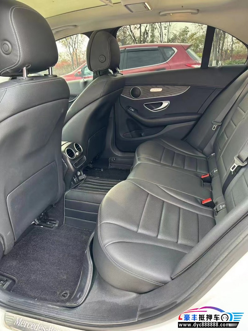 21年奔驰C轿车抵押车出售