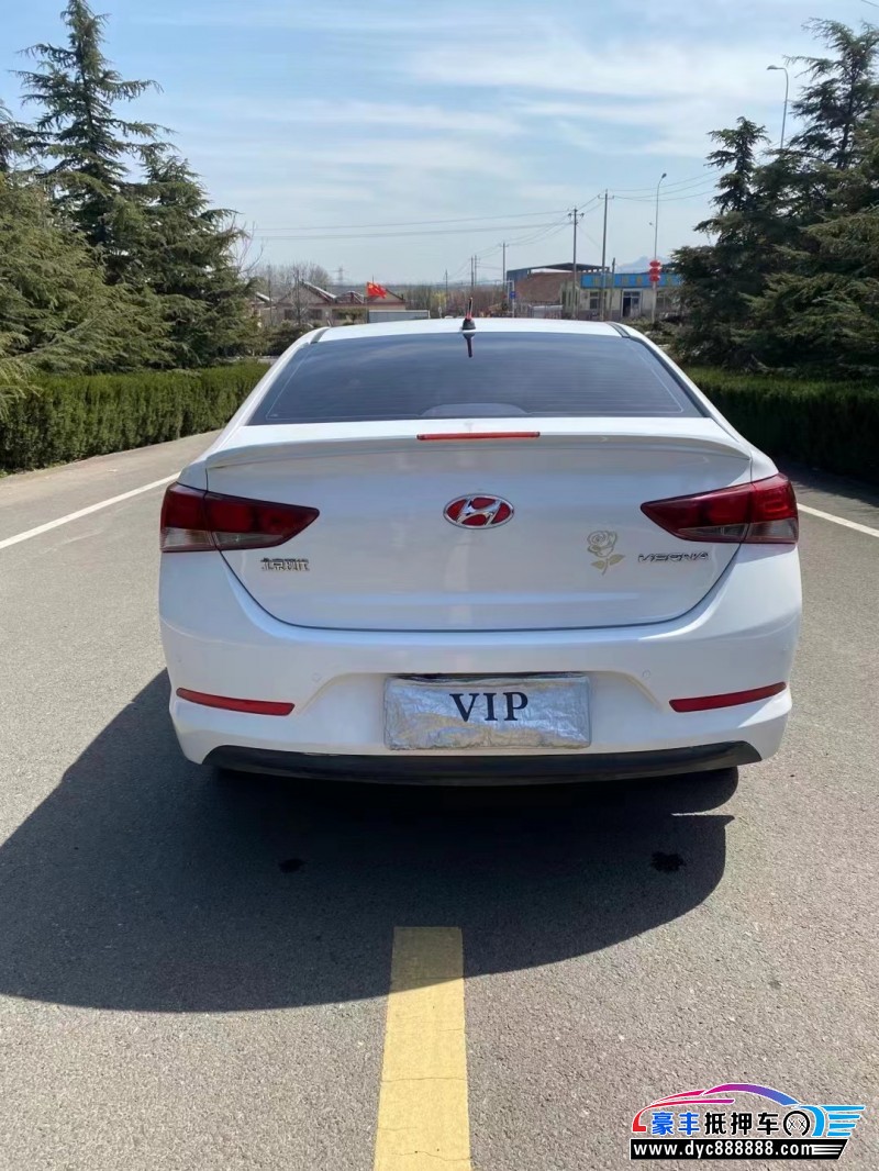 19年现代悦纳轿车抵押车出售