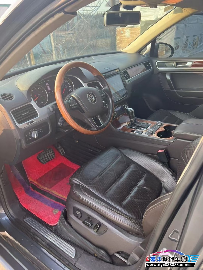 11年大众途锐轿车抵押车出售