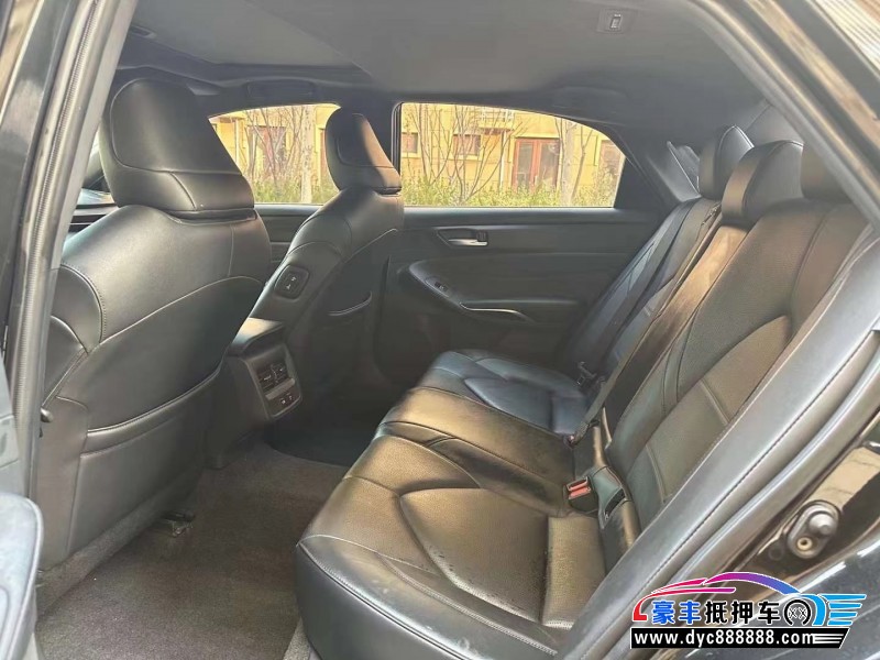 20年丰田亚洲龙轿车抵押车出售