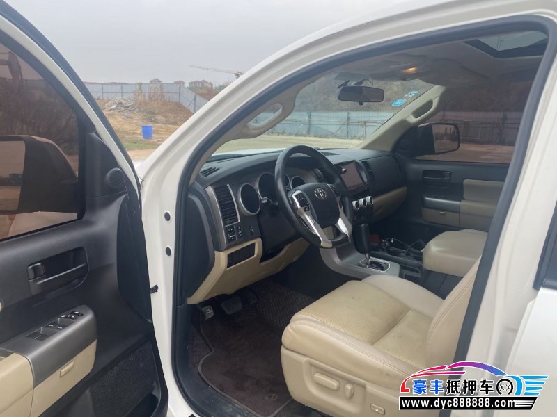 16年丰田红杉轿车抵押车出售