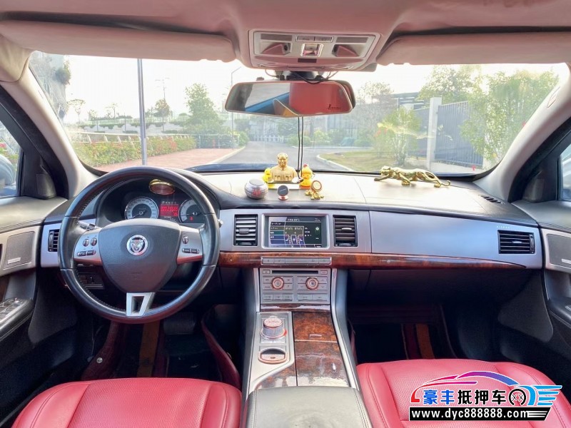 10年捷豹XF轿车抵押车出售