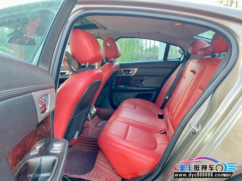 10年捷豹XF轿车抵押车出售