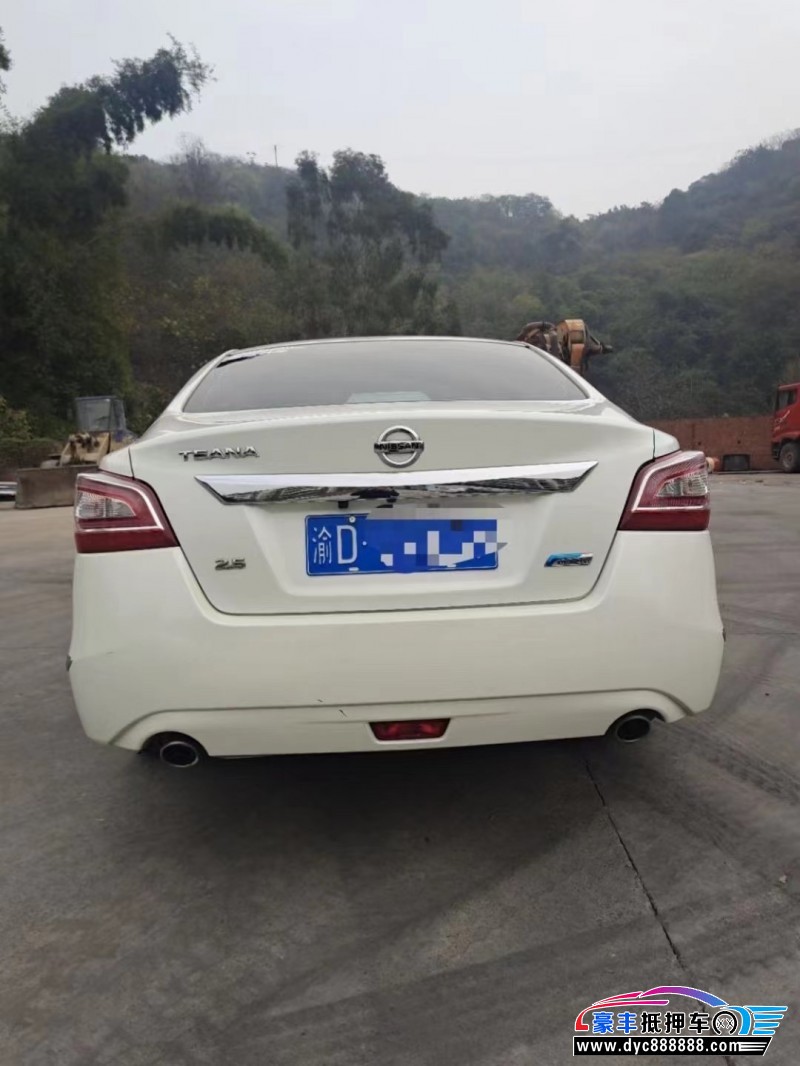 15年日产天籁轿车抵押车出售