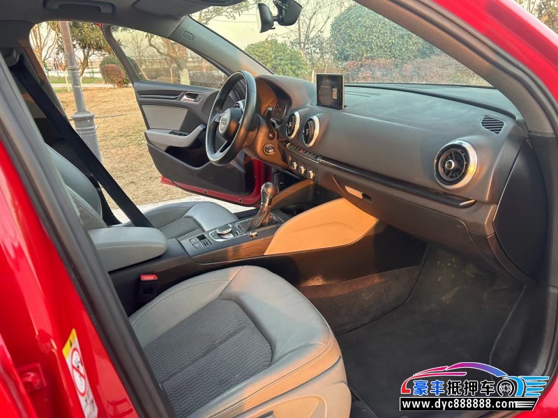 19年奥迪A3轿车抵押车出售