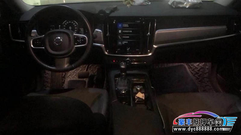 18年沃尔沃S90轿车抵押车出售