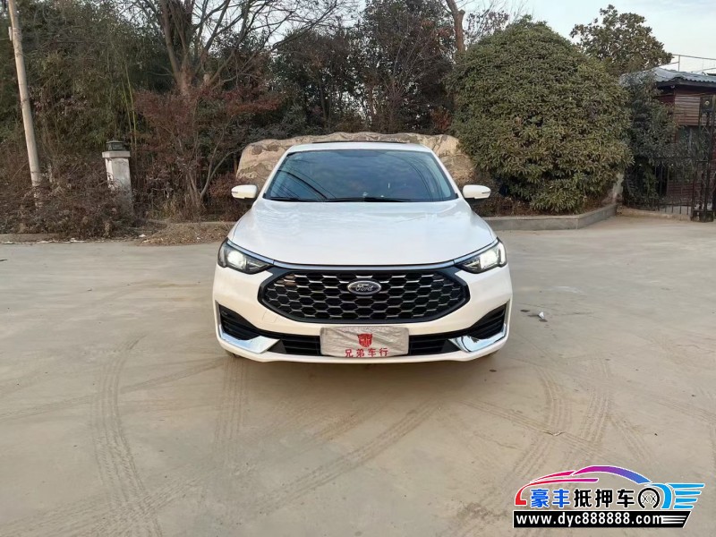 22年福特福睿斯轿车抵押车出售