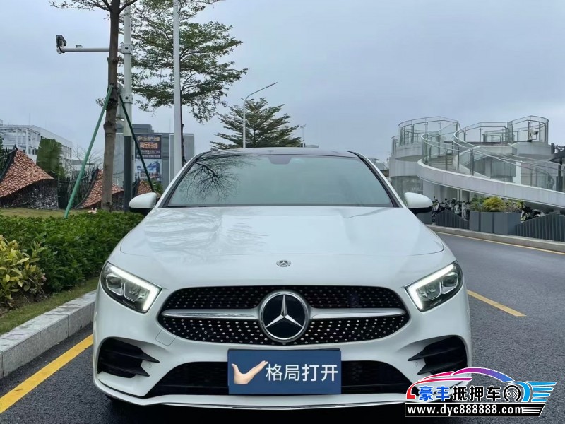 21年奔驰A轿车抵押车出售