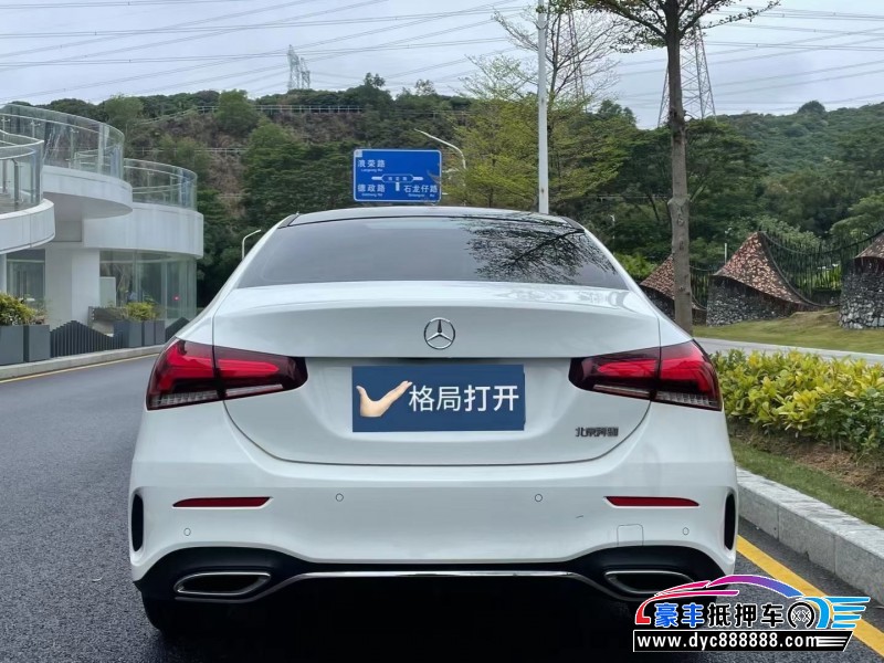 21年奔驰A轿车抵押车出售