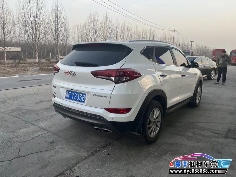 16年现代途胜轿车抵押车出售