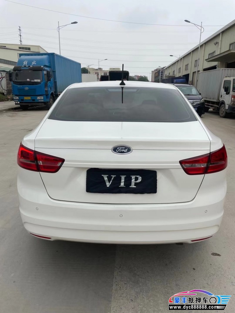 18年福特福睿斯轿车抵押车出售