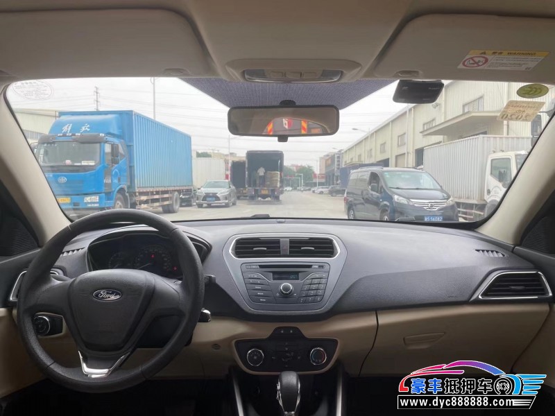 18年福特福睿斯轿车抵押车出售