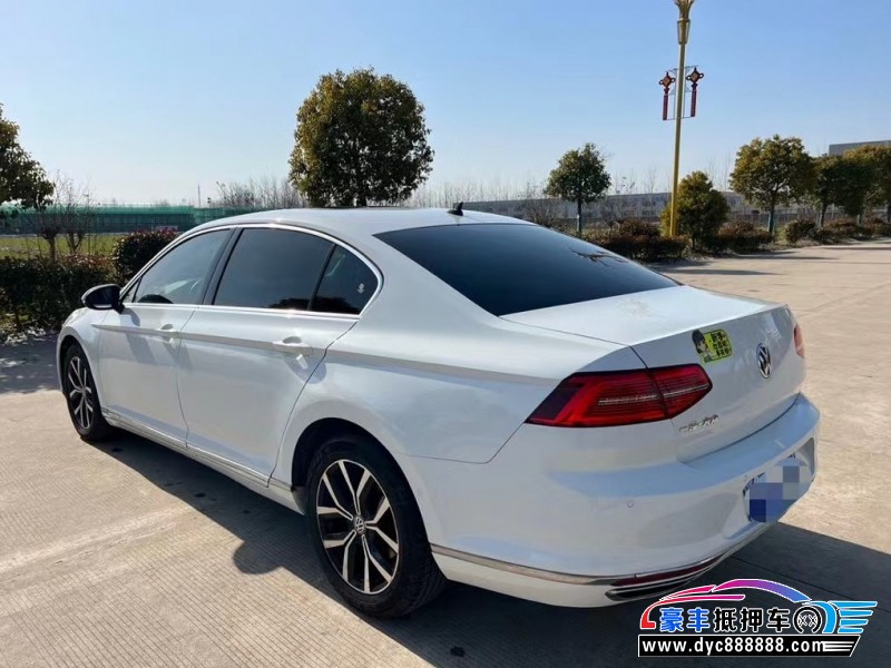 17年大众迈腾轿车抵押车出售